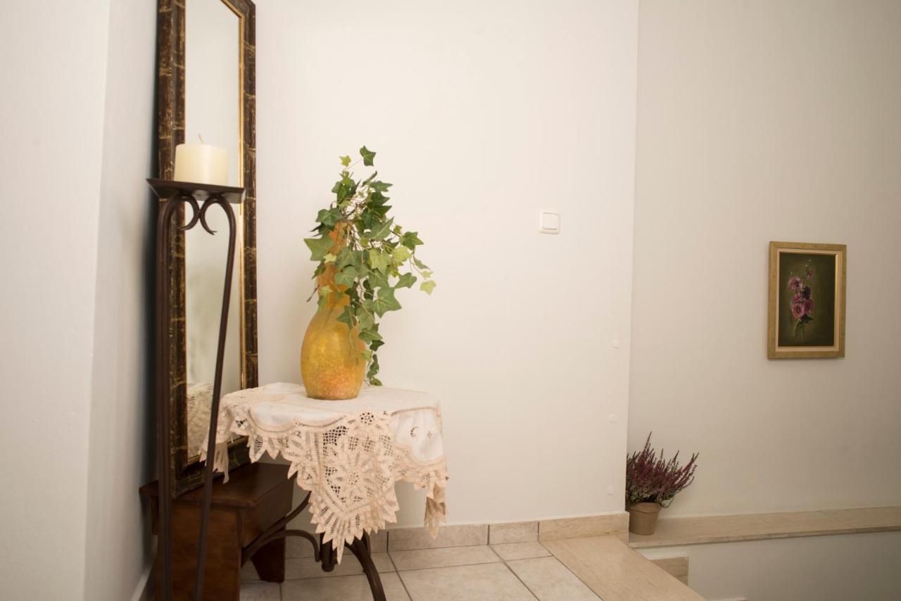 Maisonette With Garden In The Heart Of The Historical Kalamata Center Luaran gambar