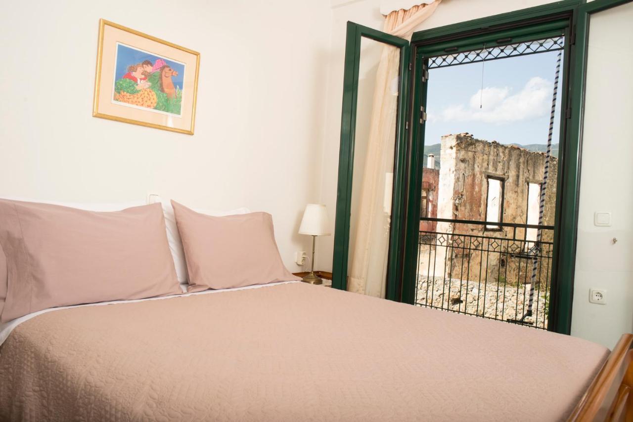 Maisonette With Garden In The Heart Of The Historical Kalamata Center Luaran gambar
