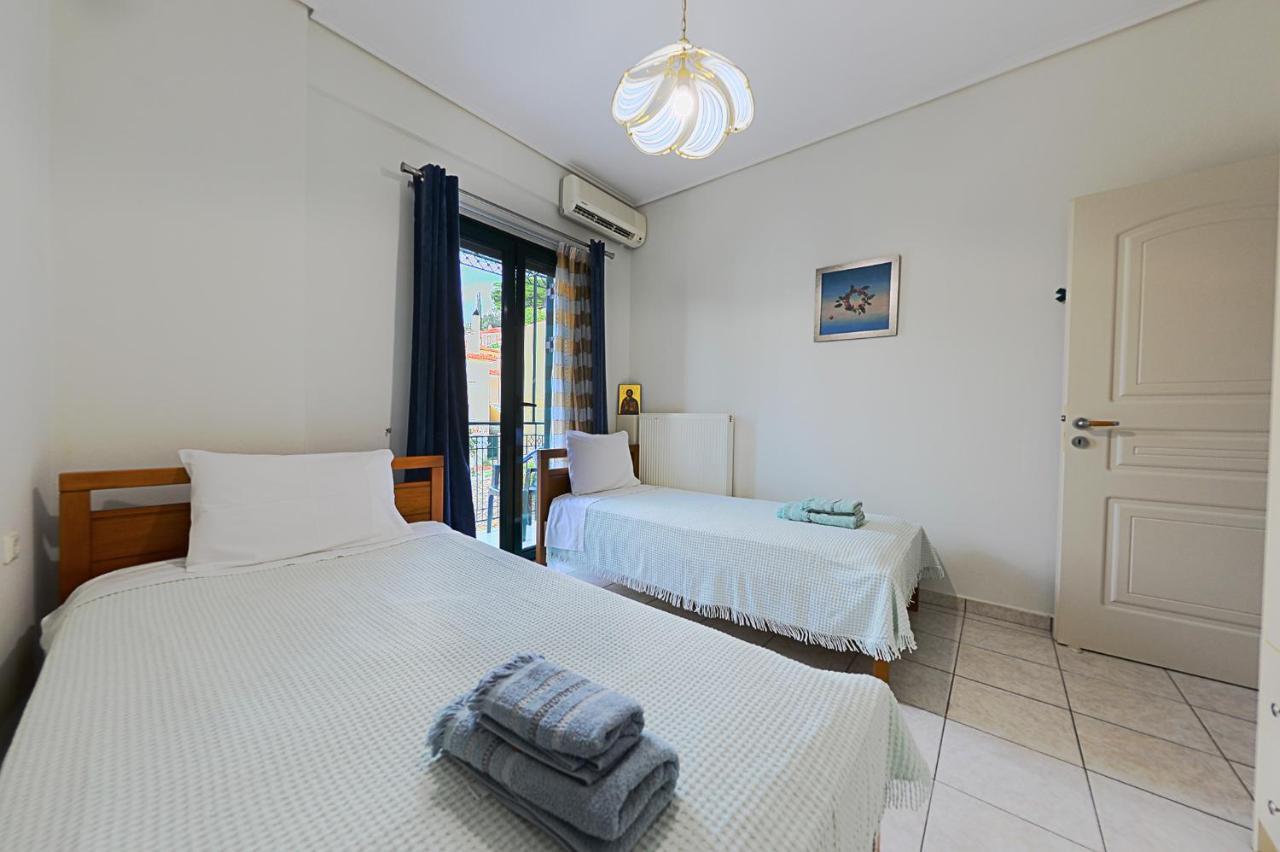 Maisonette With Garden In The Heart Of The Historical Kalamata Center Luaran gambar