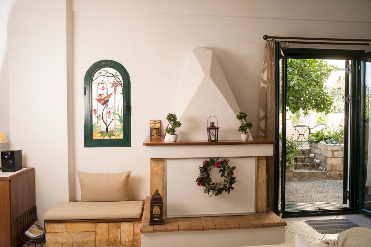 Maisonette With Garden In The Heart Of The Historical Kalamata Center Luaran gambar