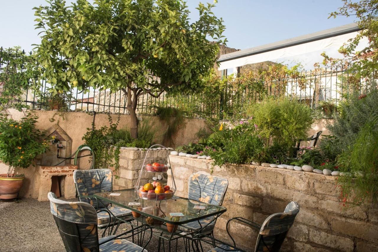 Maisonette With Garden In The Heart Of The Historical Kalamata Center Luaran gambar